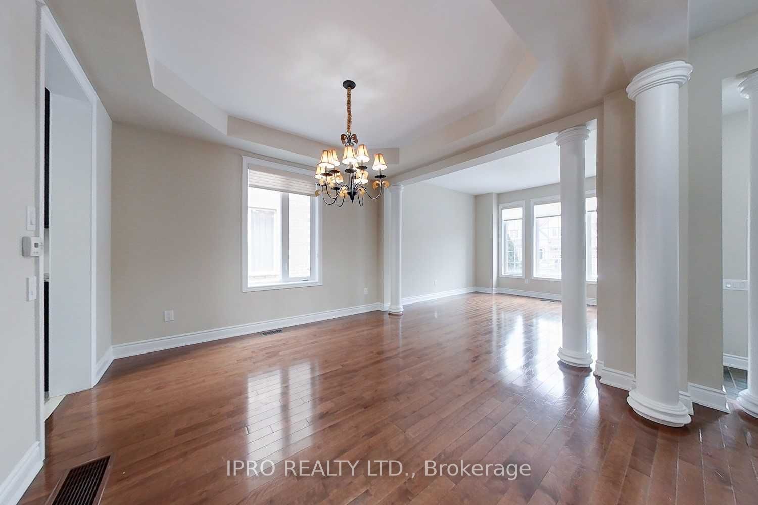3329 Mistwell Cres