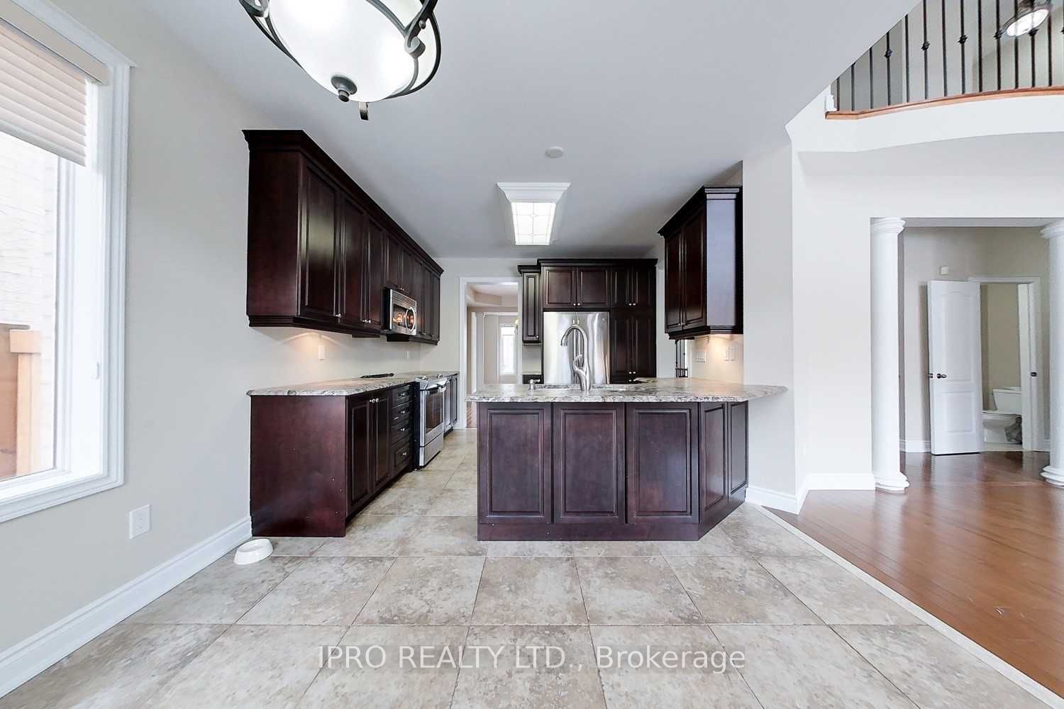 3329 Mistwell Cres
