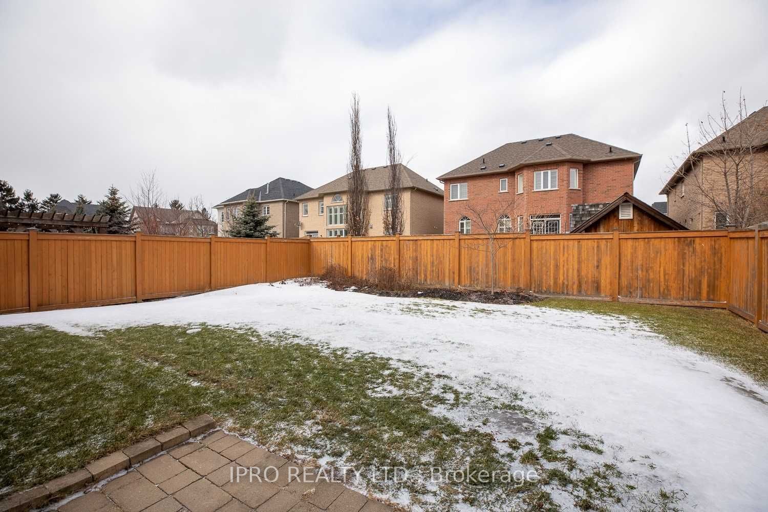 3329 Mistwell Cres