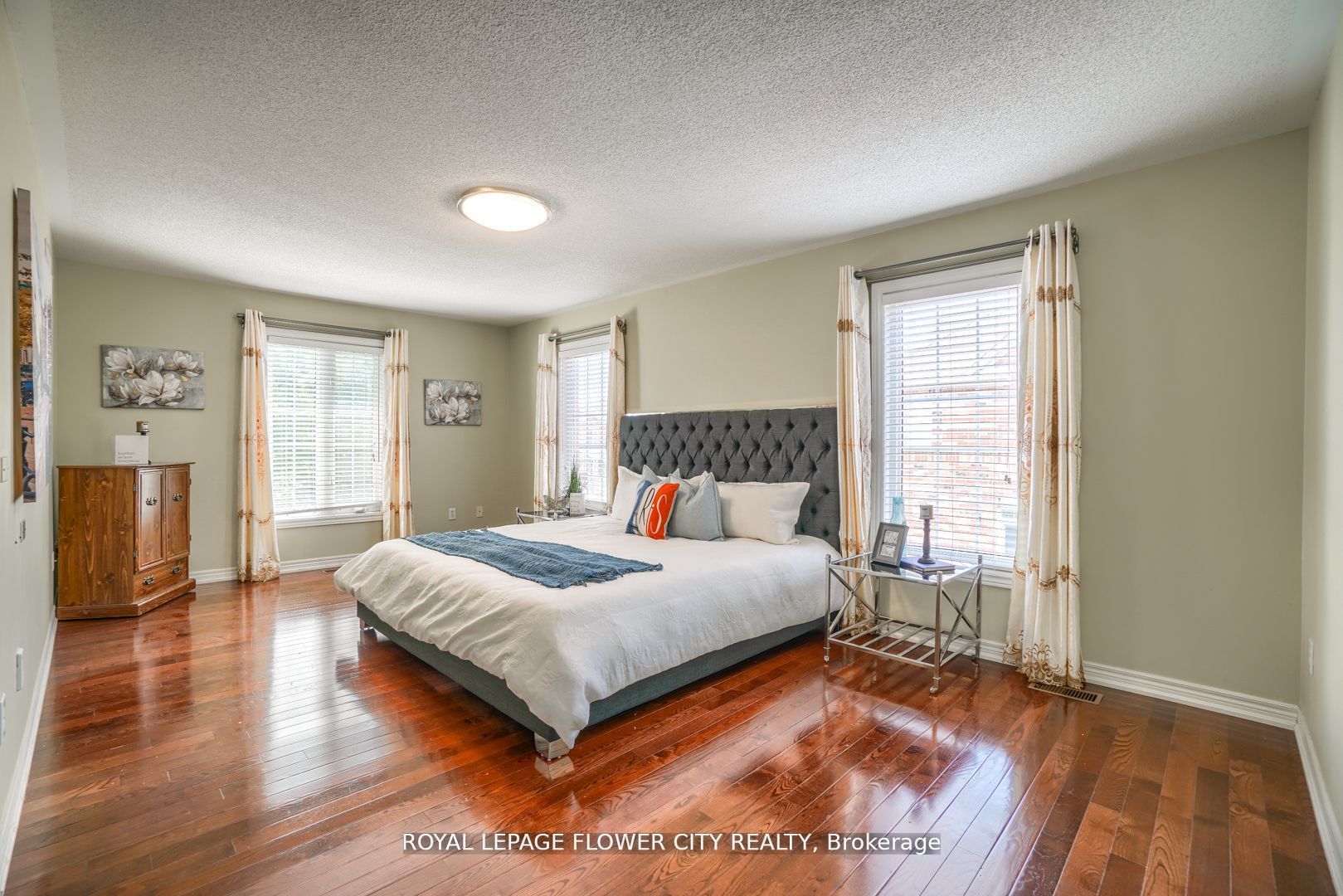 29 Long Meadow Rd