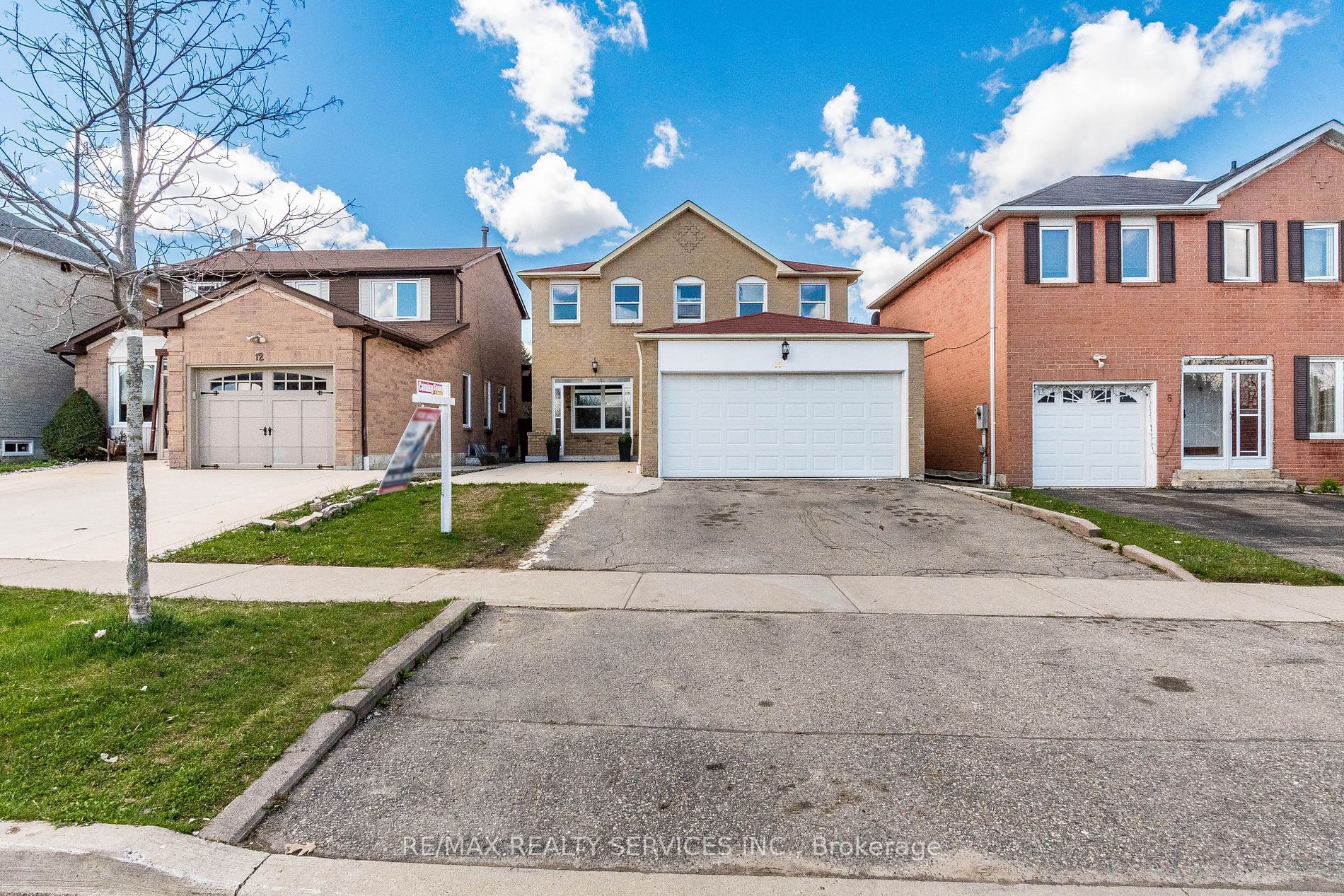 10 Nuttall St