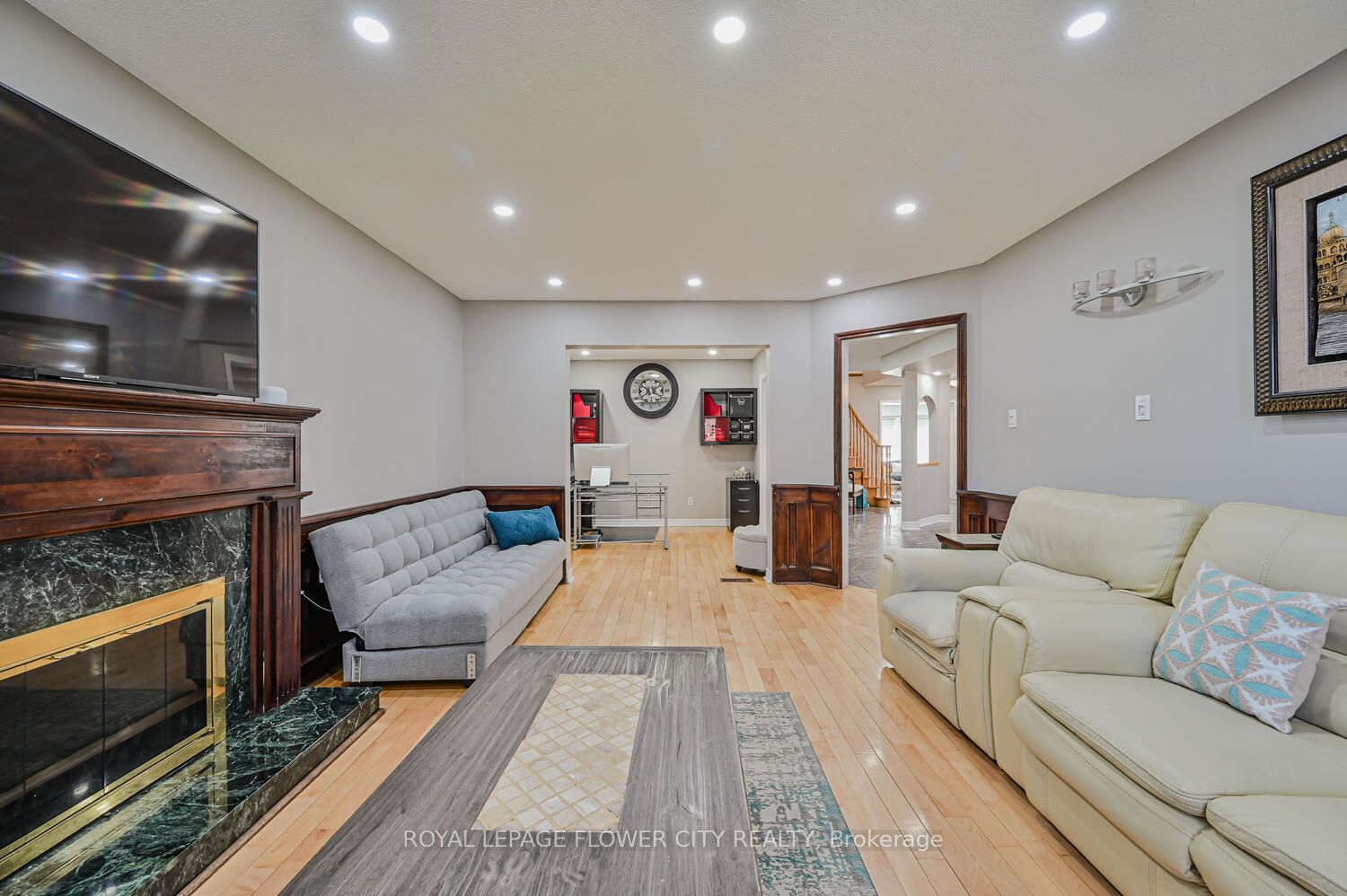 2 Black Hills Crt