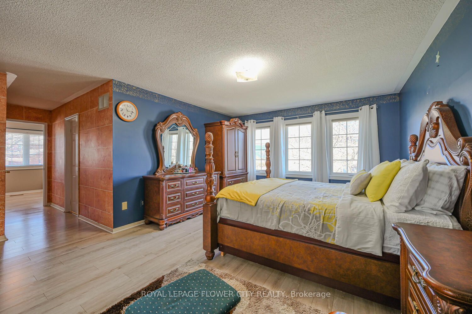 2 Black Hills Crt