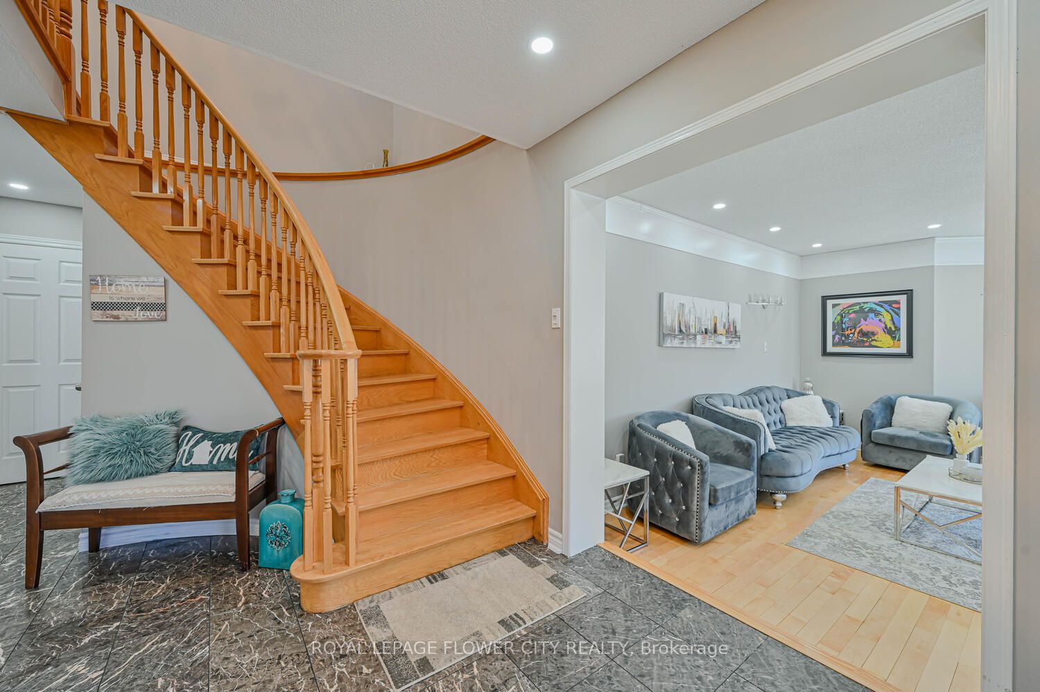 2 Black Hills Crt