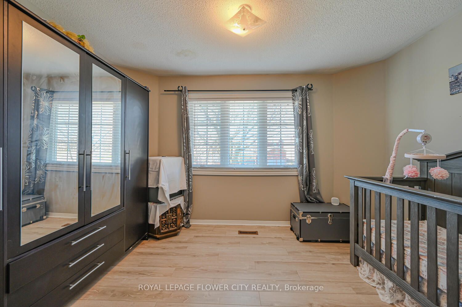 2 Black Hills Crt