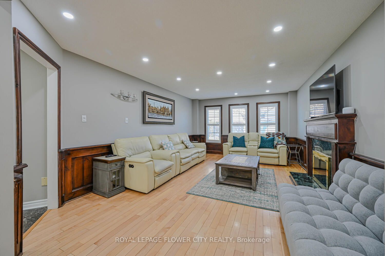 2 Black Hills Crt