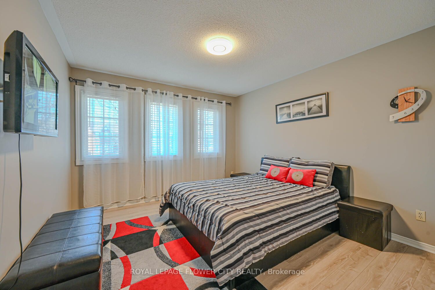 2 Black Hills Crt
