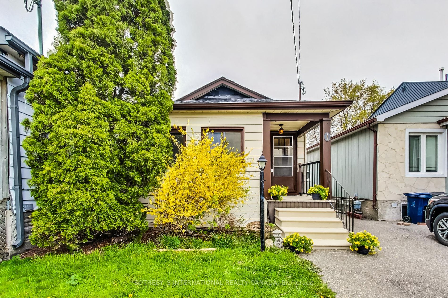 104 Newcastle St