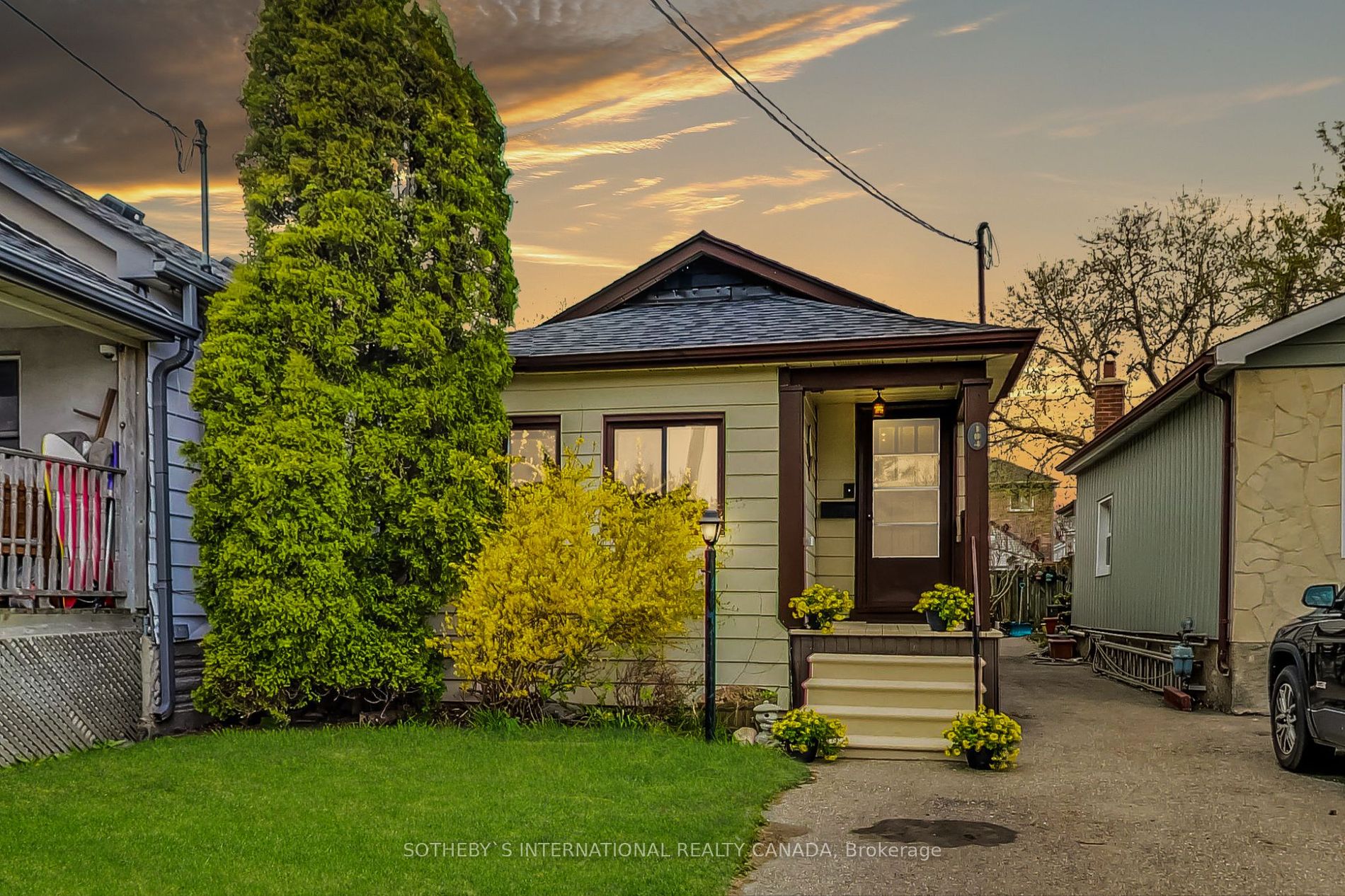 104 Newcastle St