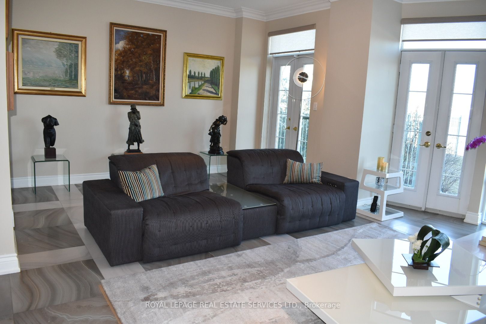 2111 Lake Shore Boulevard W #116