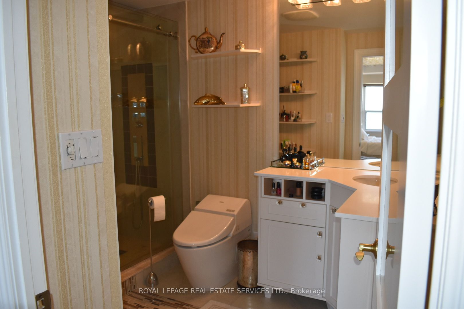 2111 Lake Shore Boulevard W #116