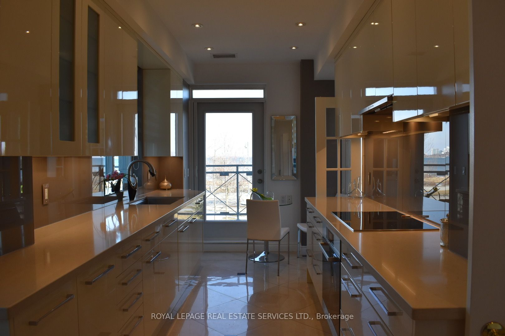 2111 Lake Shore Boulevard W #116