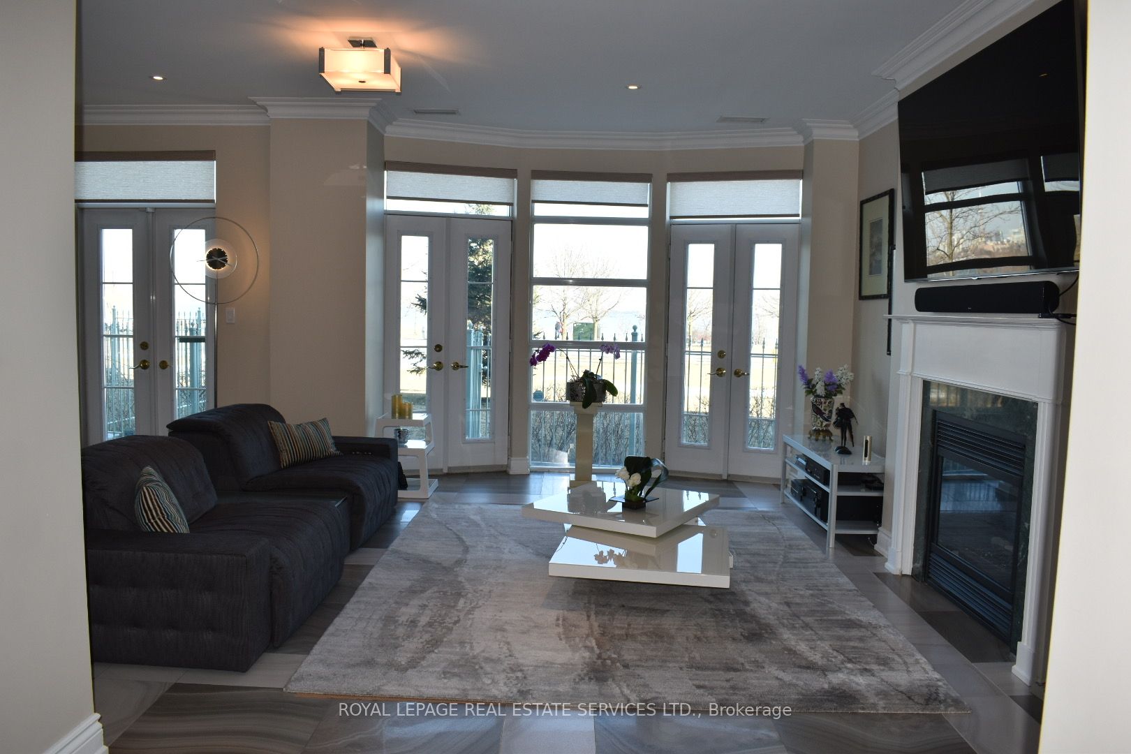 2111 Lake Shore Boulevard W #116