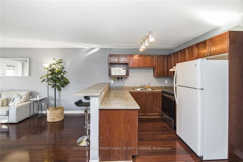 1451 Walker's Line, #103