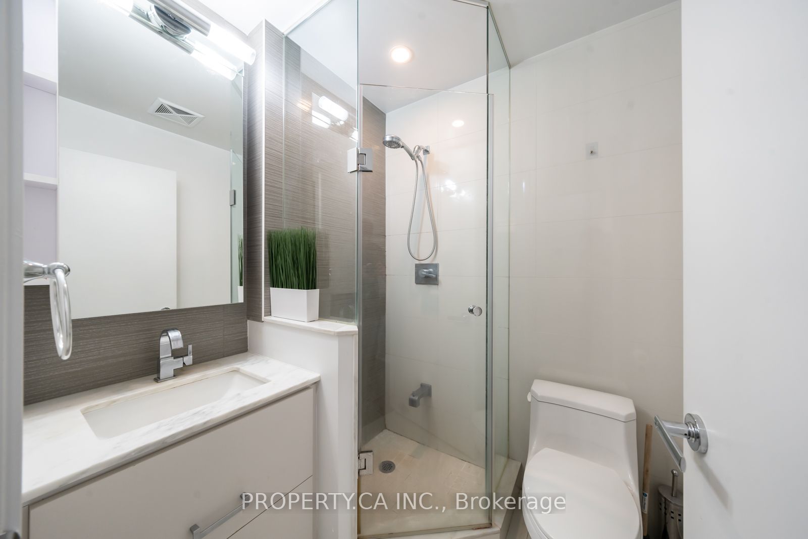 1830 Bloor Street W #335