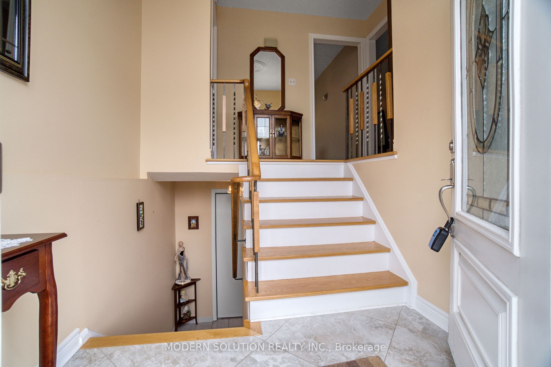 1662 Warren Drive