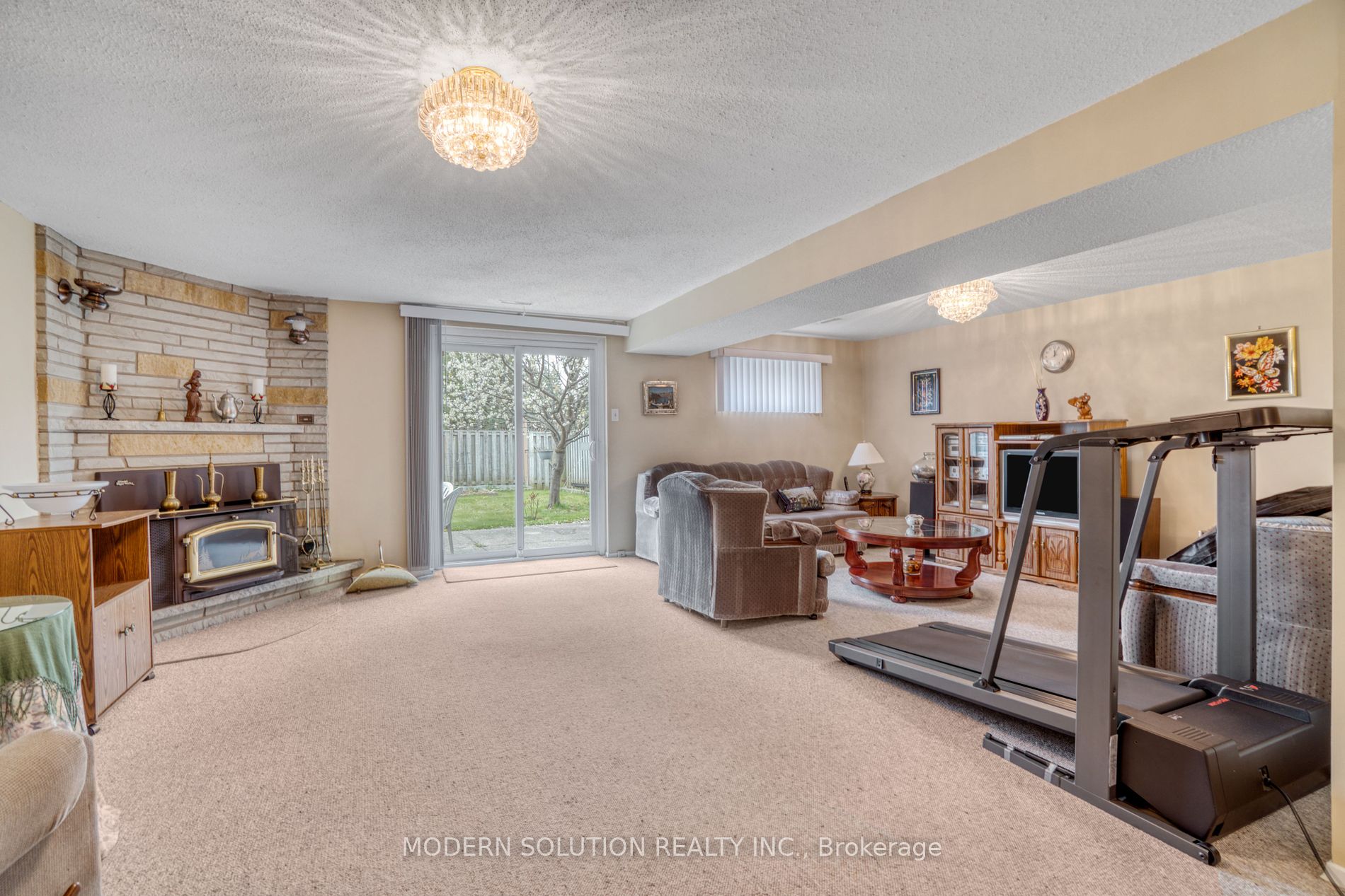 1662 Warren Drive
