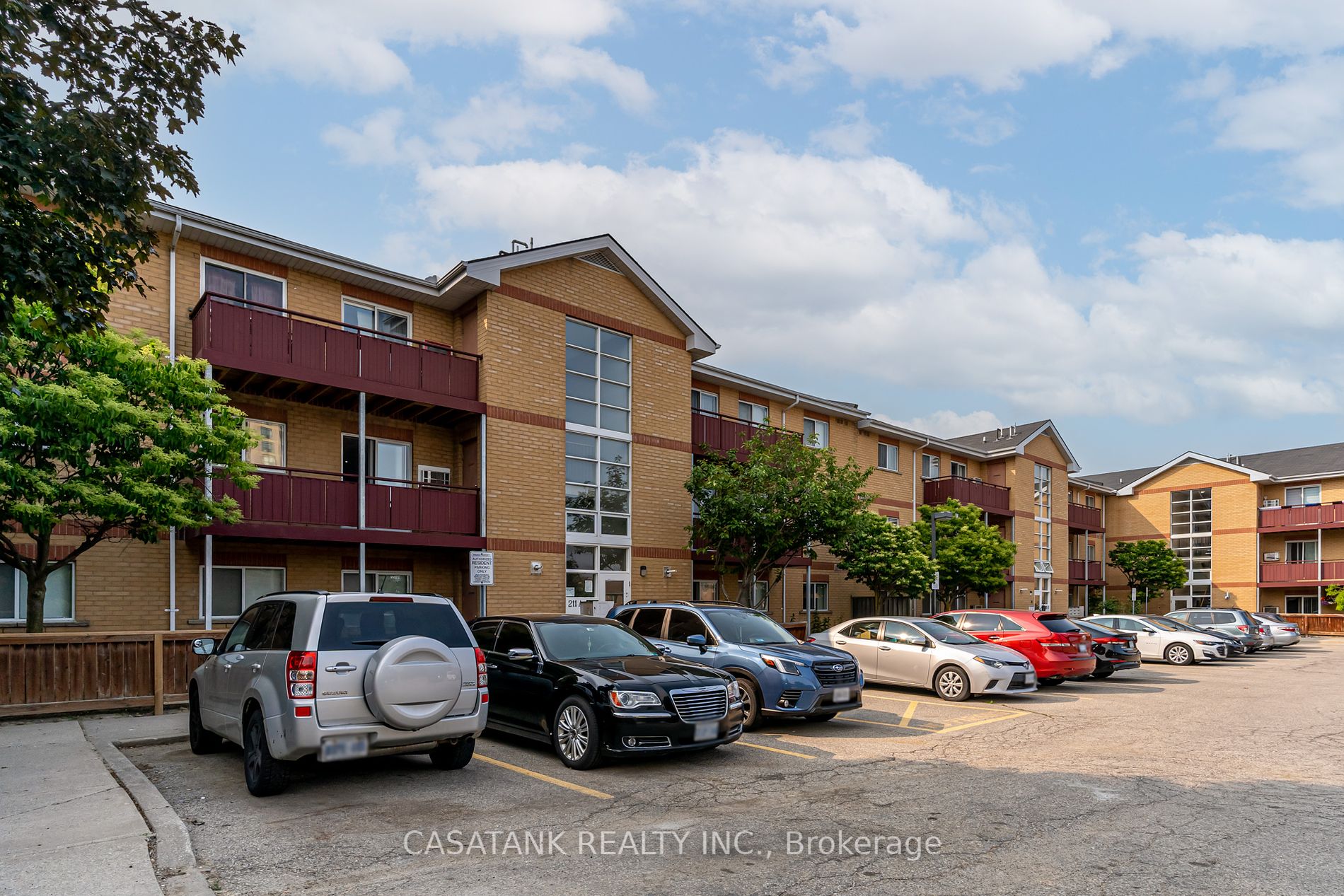 211 Forum Dr, #210A