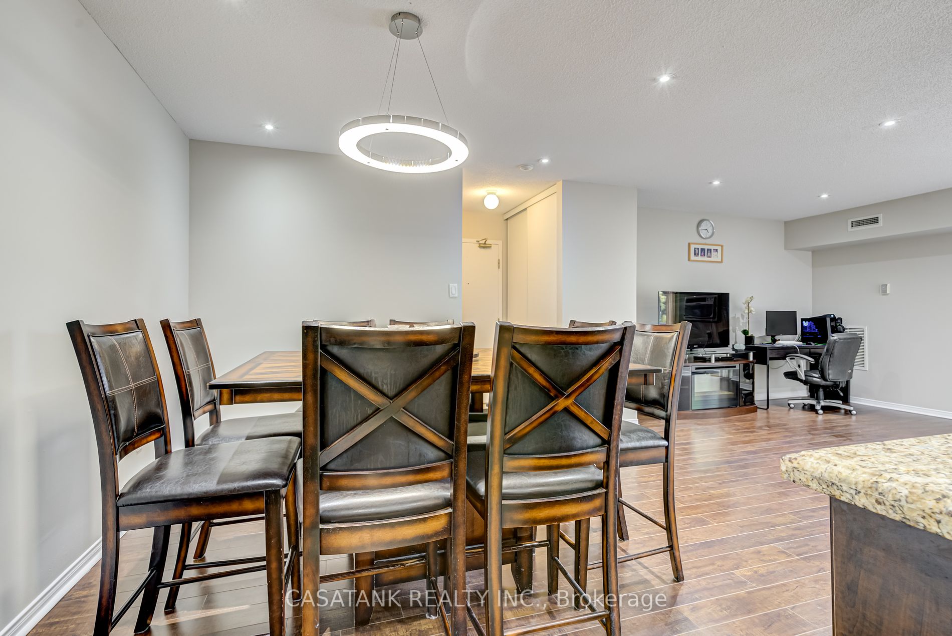211 Forum Dr, #210A