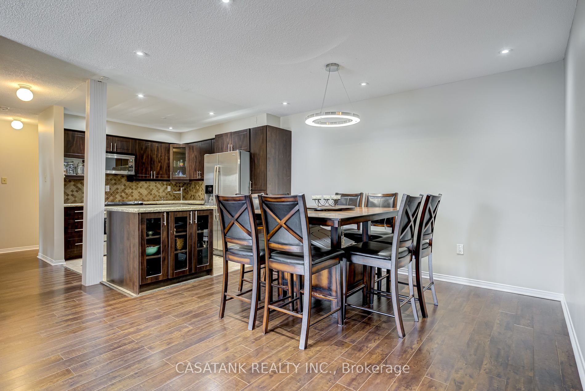 211 Forum Dr, #210A