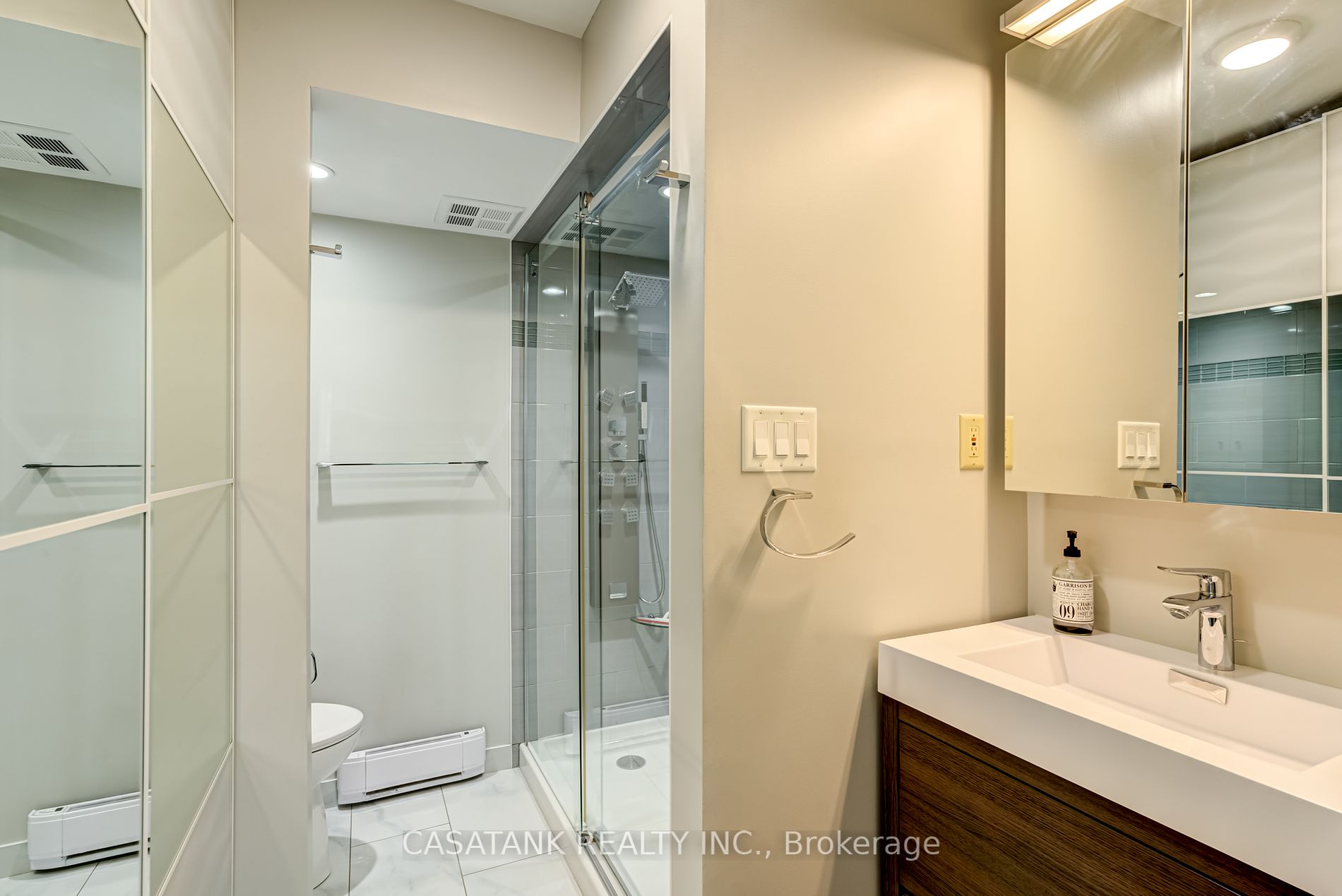 211 Forum Dr, #210A