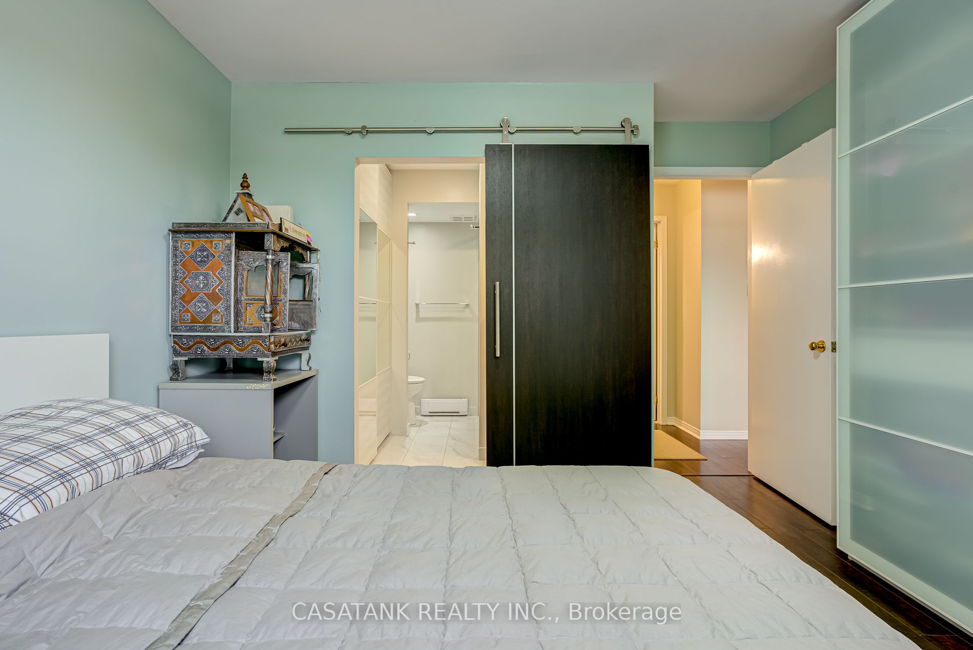 211 Forum Dr, #210A
