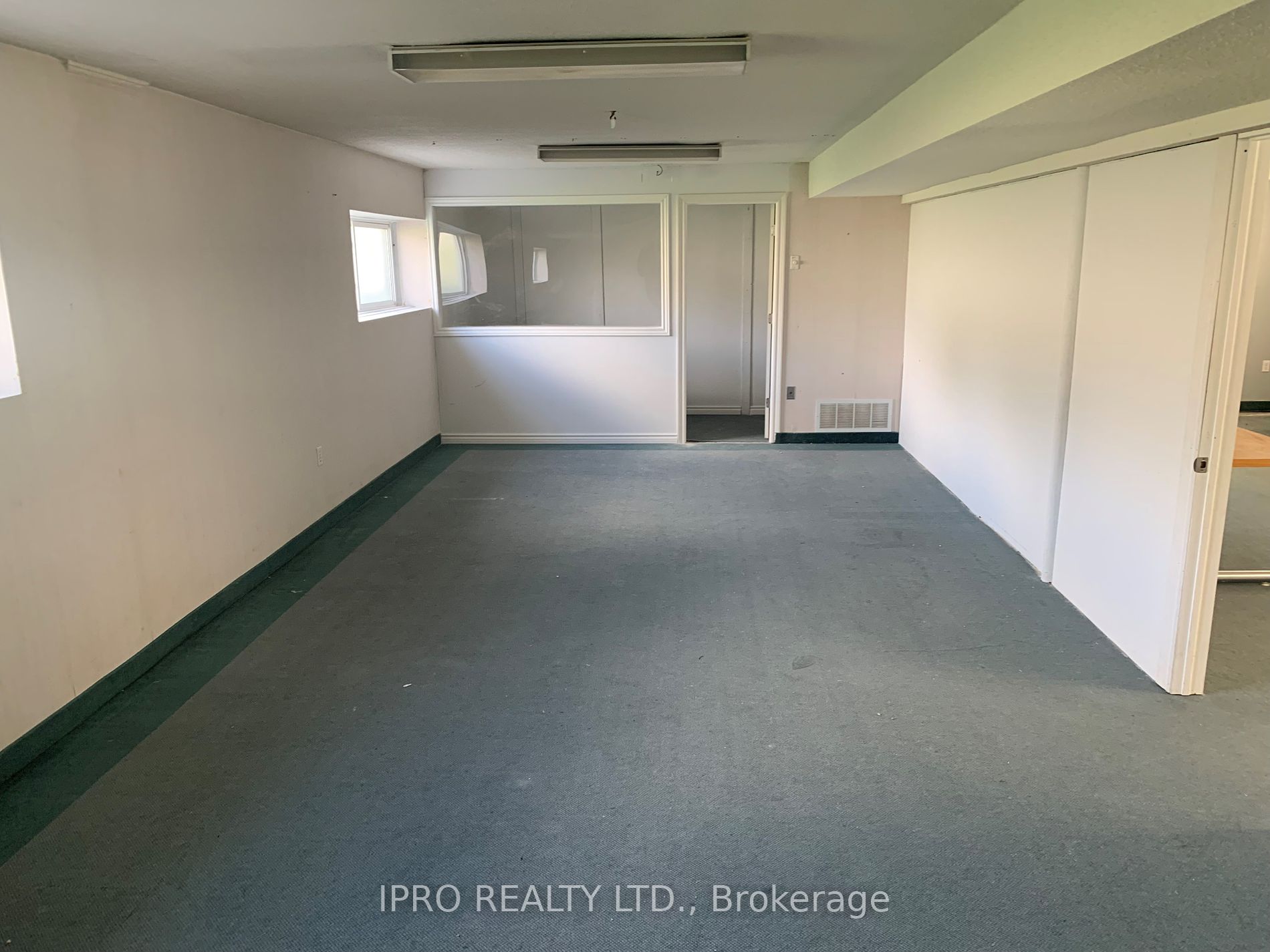 1649 Crediton Parkway