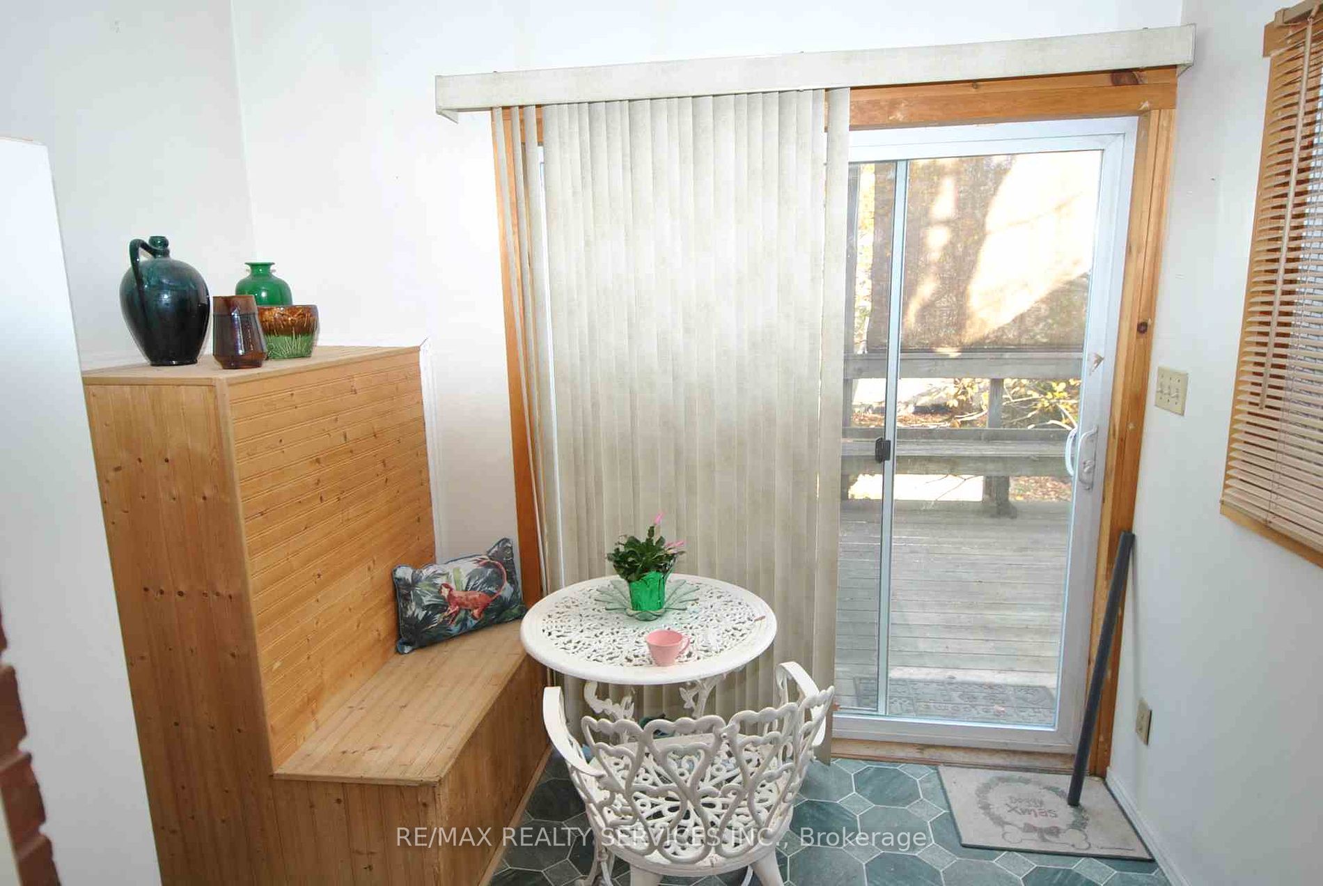 6 Elizabeth St S