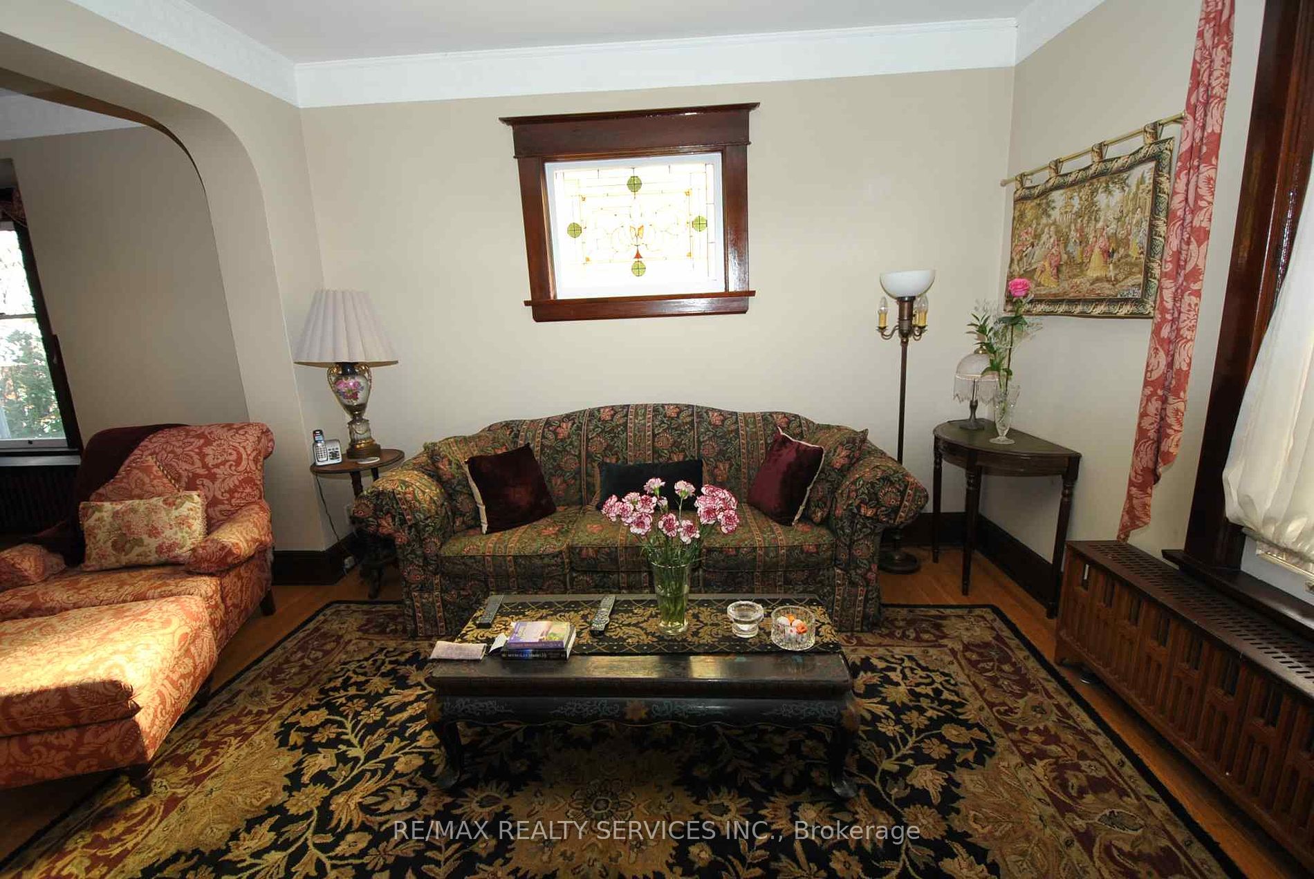 6 Elizabeth St S