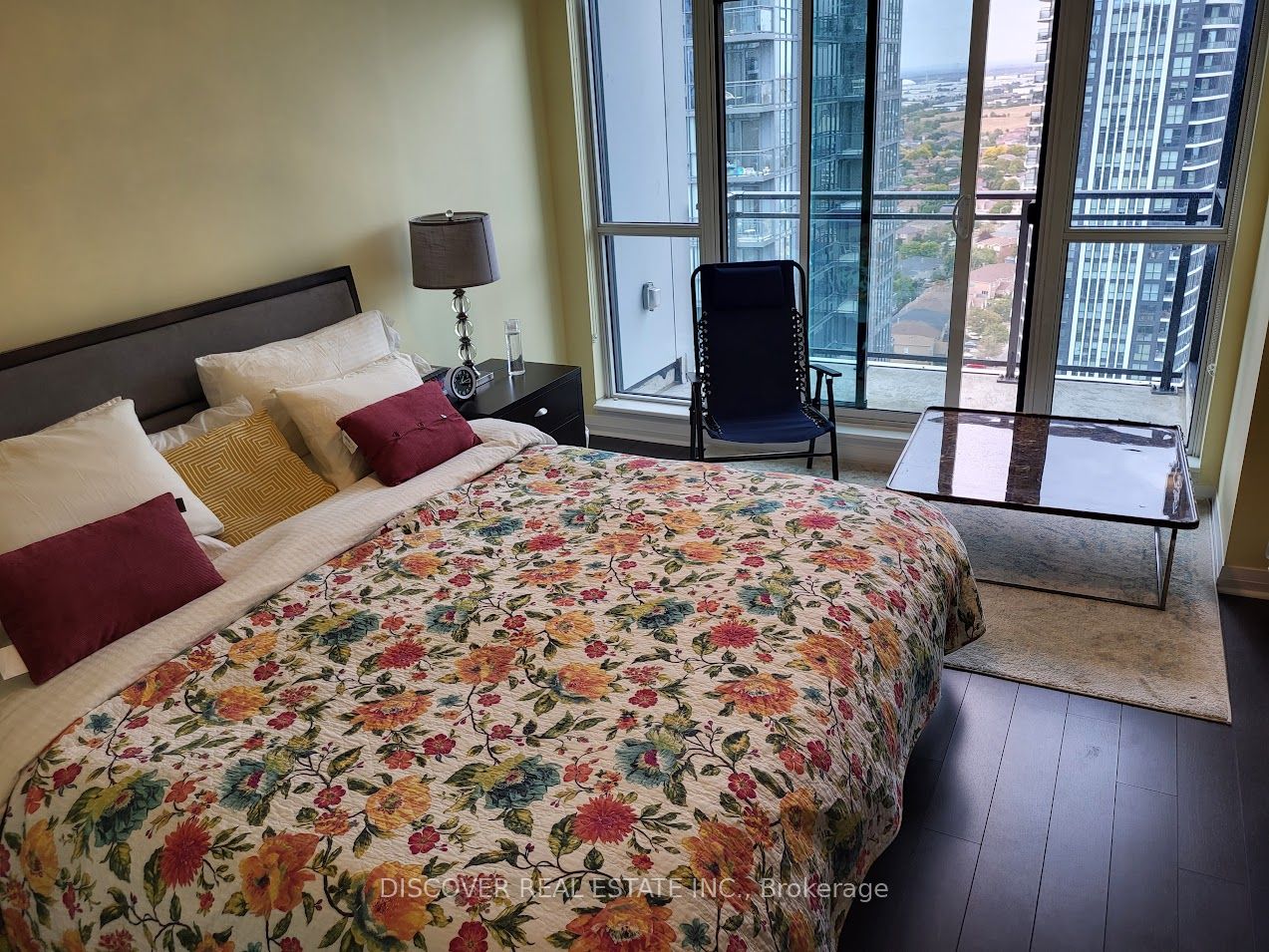 55 Eglinton Avenue W #2402