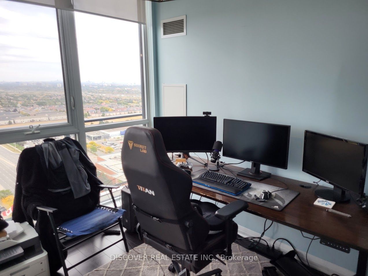 55 Eglinton Avenue W #2402