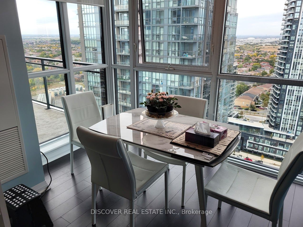 55 Eglinton Avenue W #2402