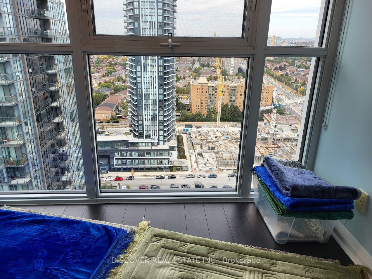 55 Eglinton Avenue W #2402
