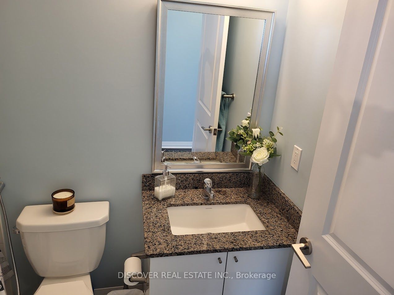 55 Eglinton Avenue W #2402