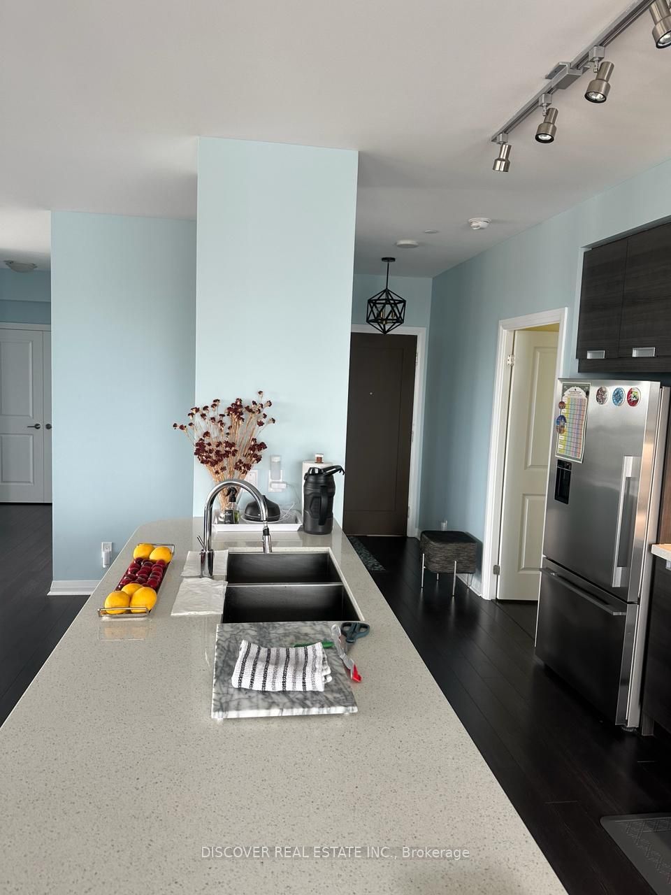 55 Eglinton Avenue W #2402