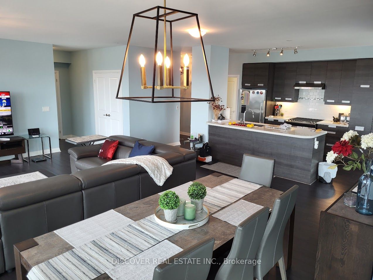 55 Eglinton Avenue W #2402
