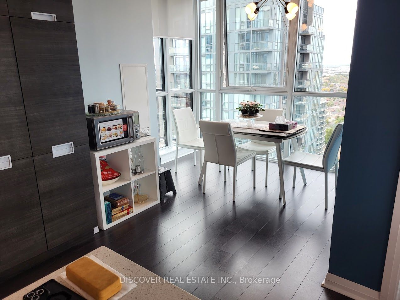 55 Eglinton Avenue W #2402