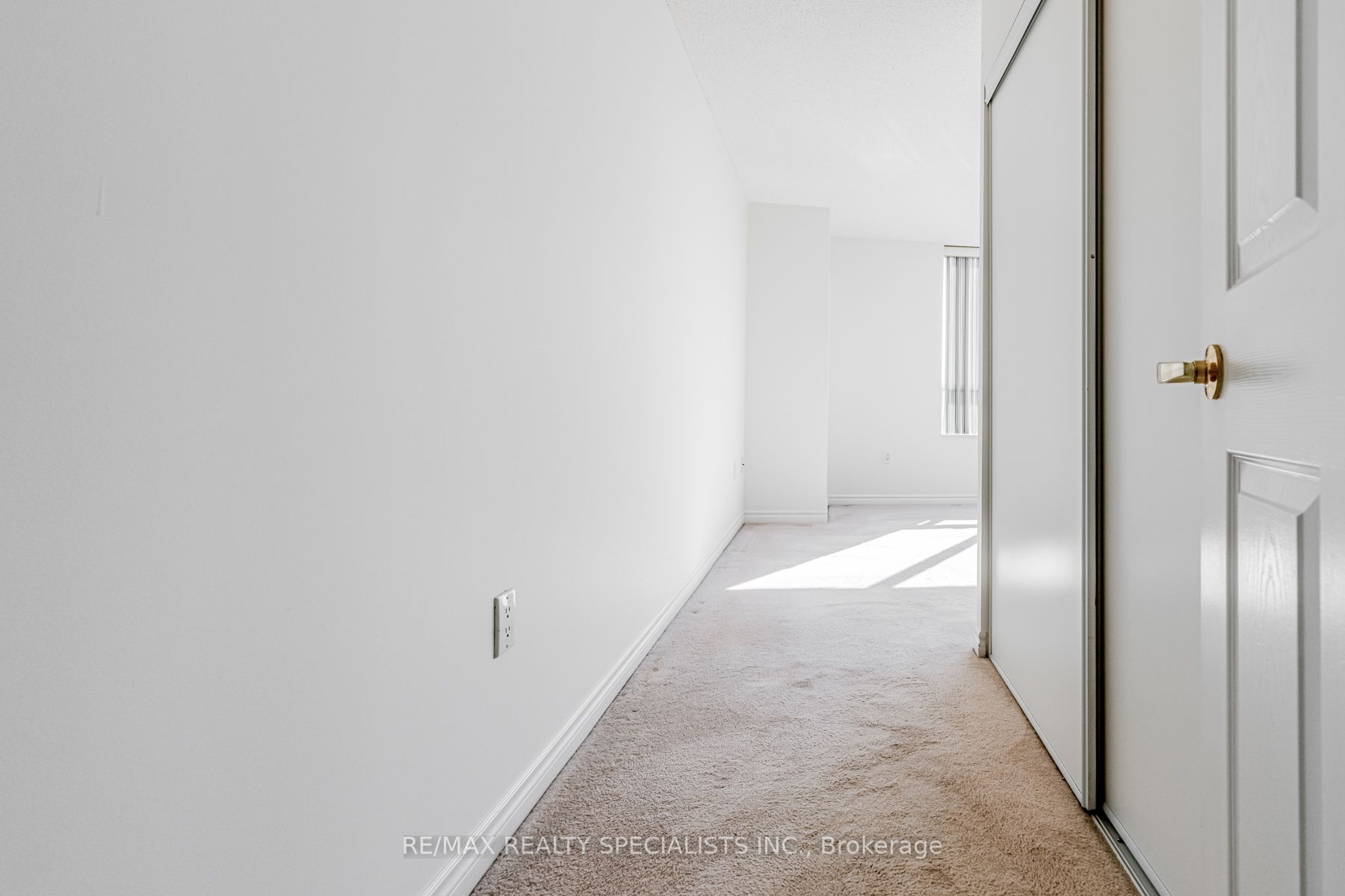 55 Strathaven Drive W #2011