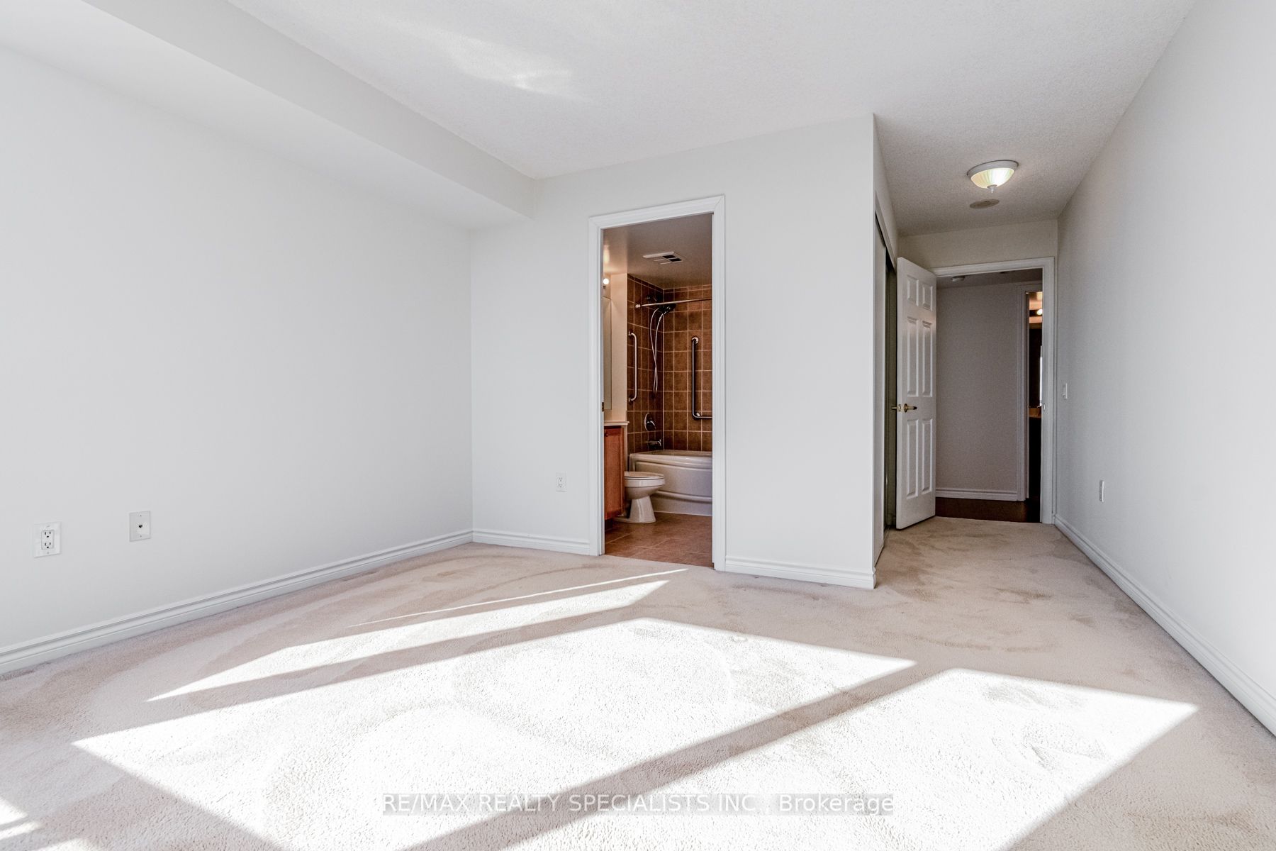 55 Strathaven Drive W #2011