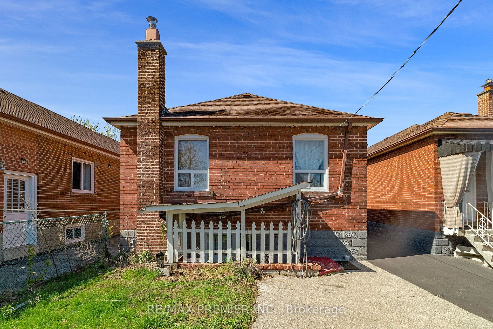125 Foxwell St