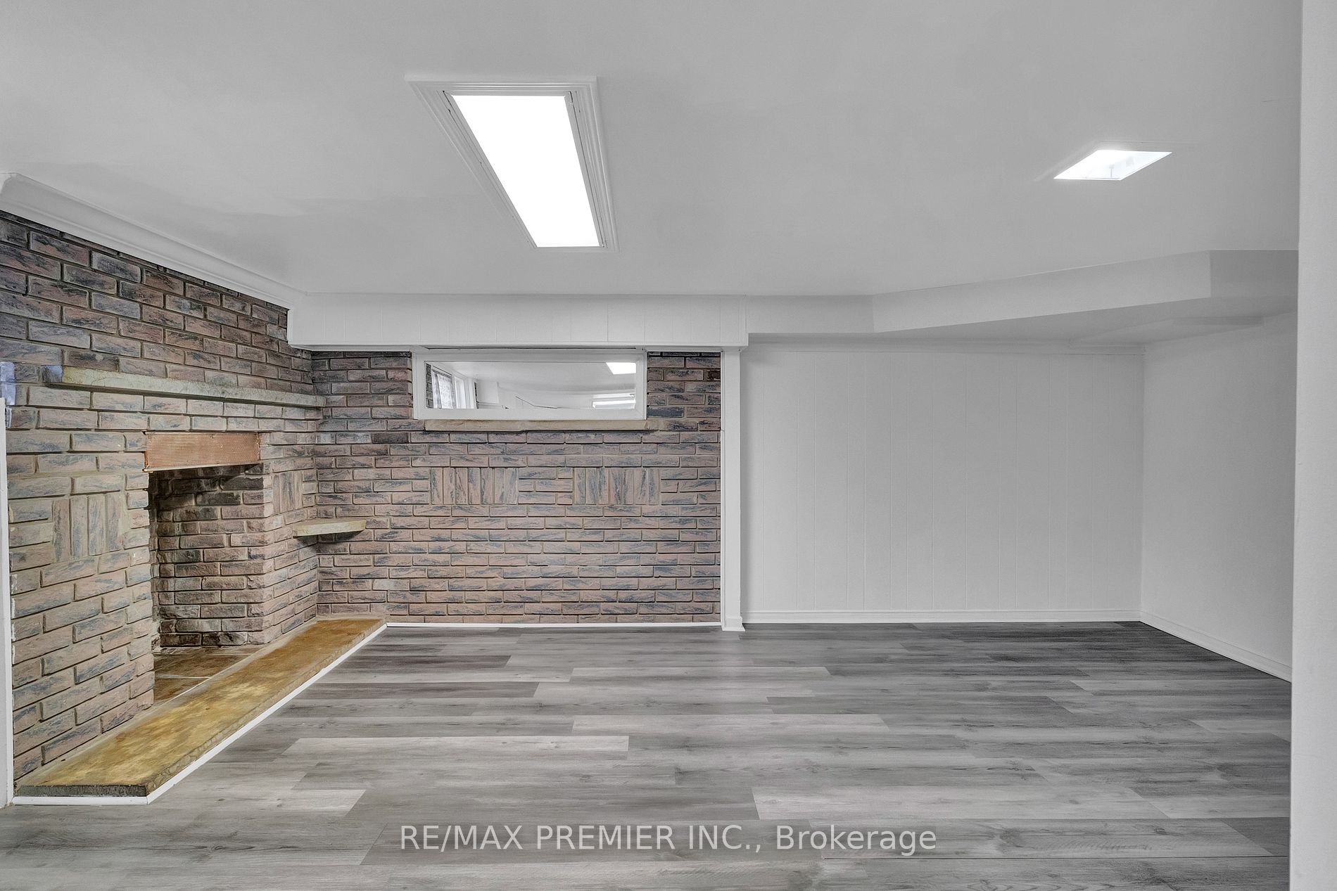 125 Foxwell St