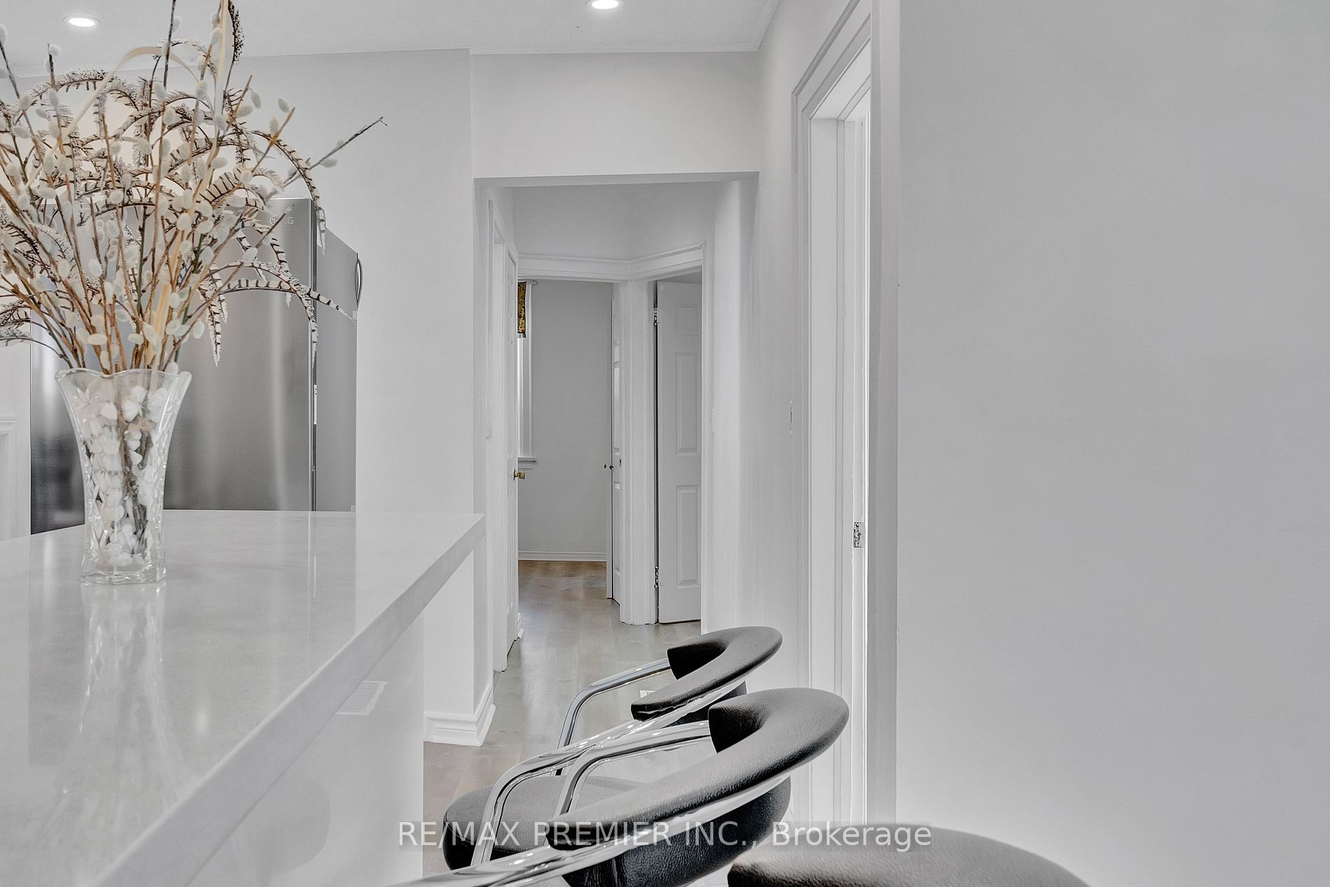 125 Foxwell St