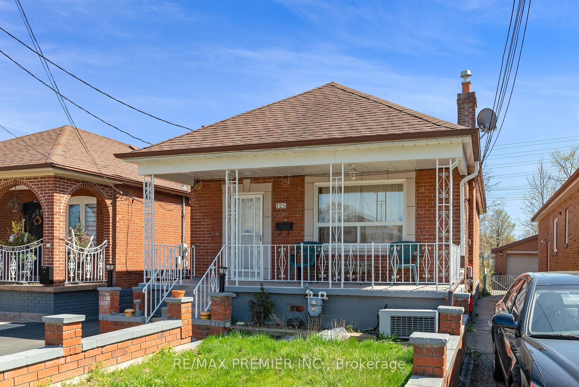 125 Foxwell St