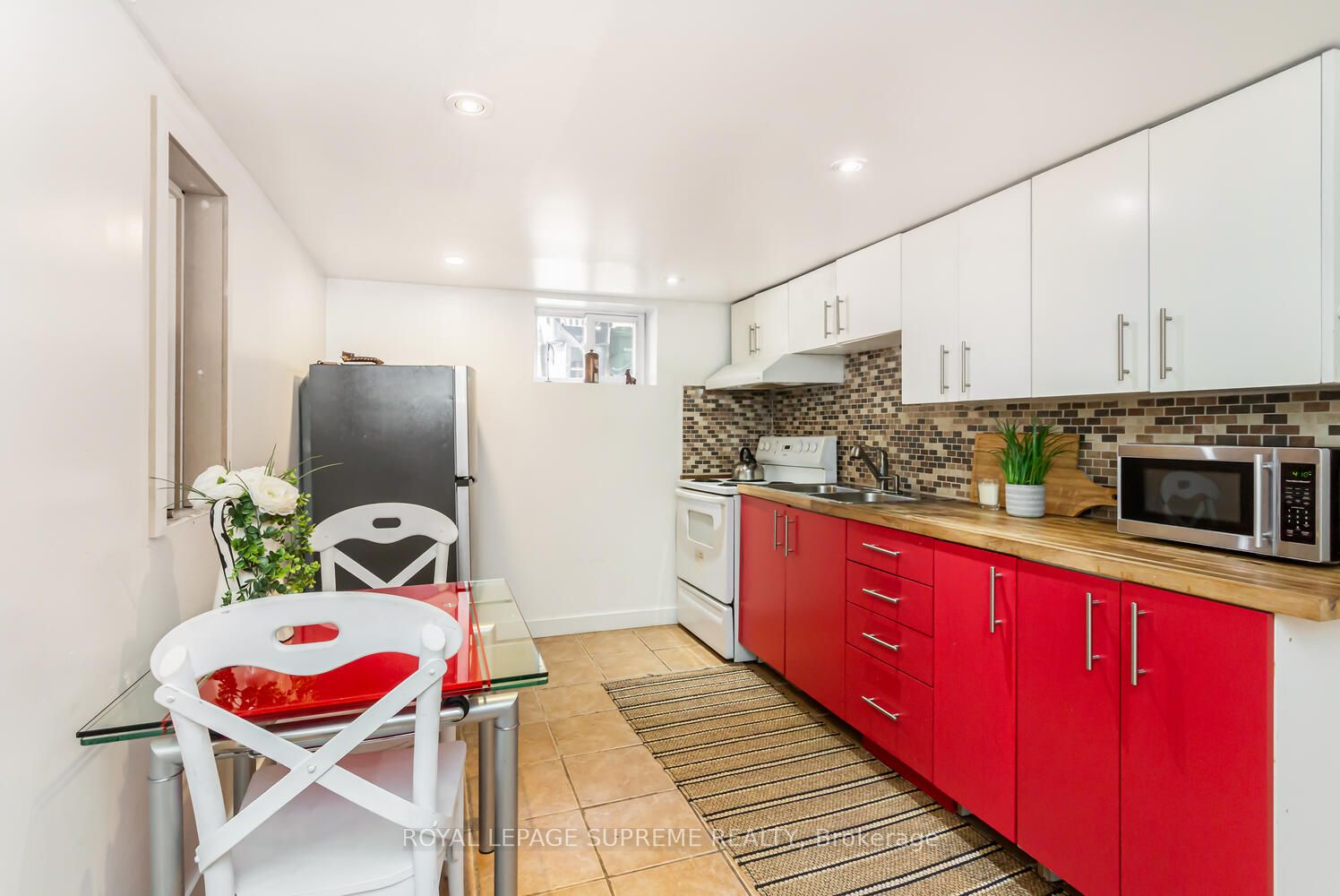 48 Greendale Ave