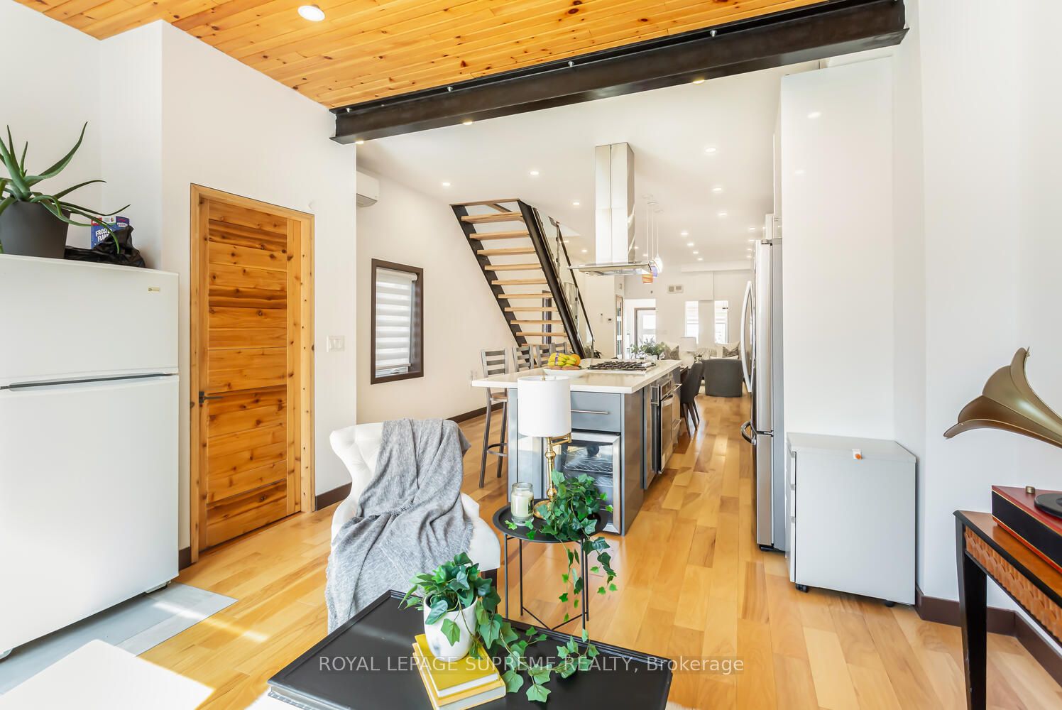 48 Greendale Ave