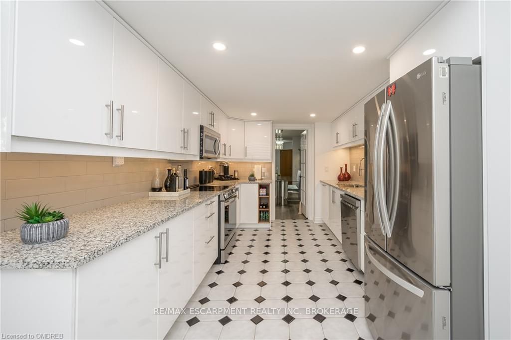 1237 North Shore Blvd E, #301