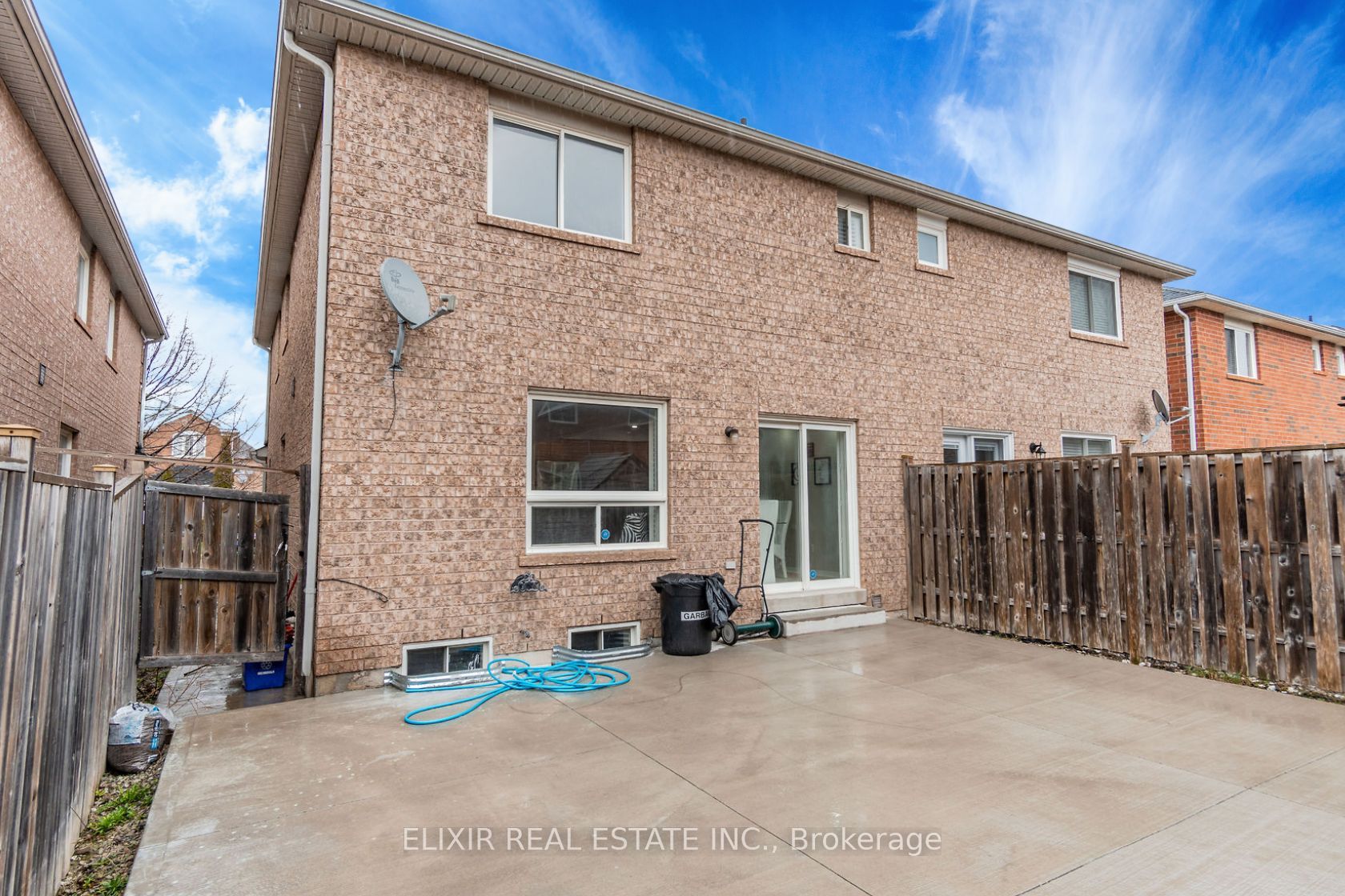 32 Trumpet Valley Boulevard