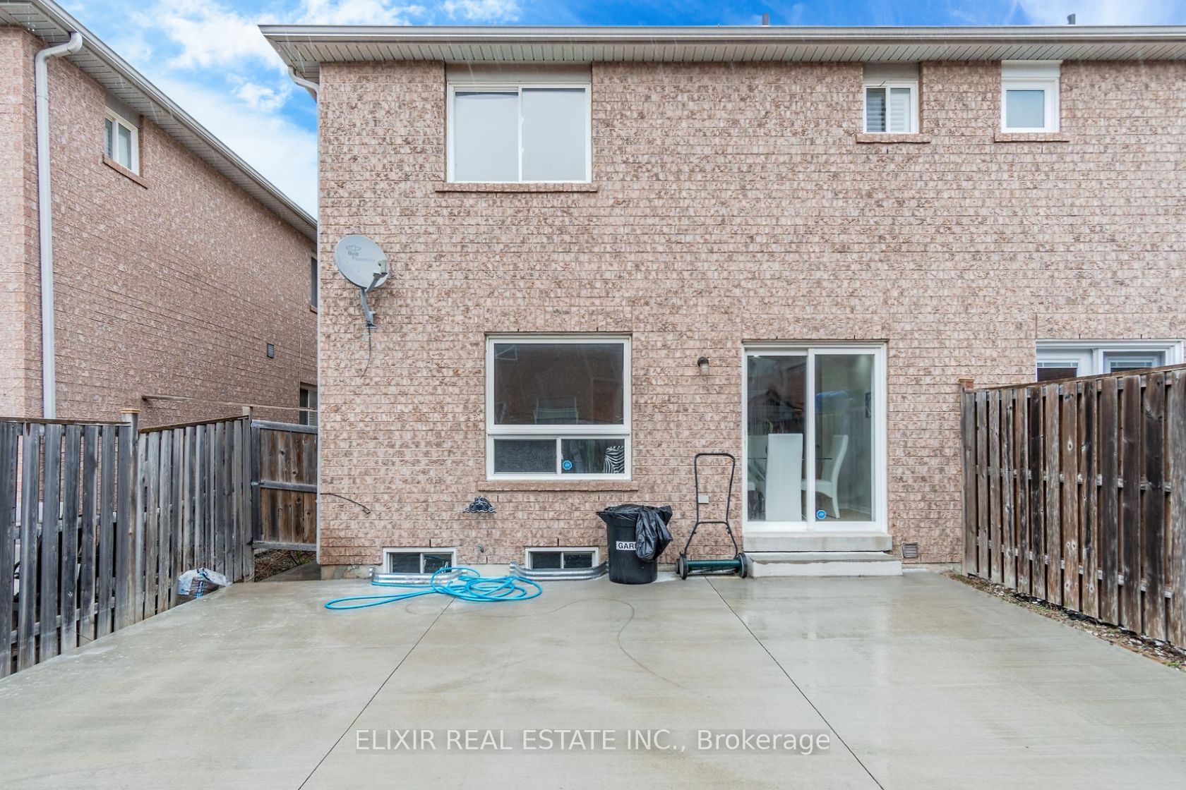 32 Trumpet Valley Boulevard