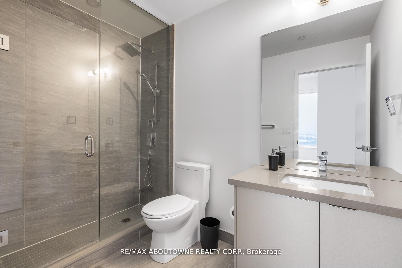 297 Oak Walk Dr, #808