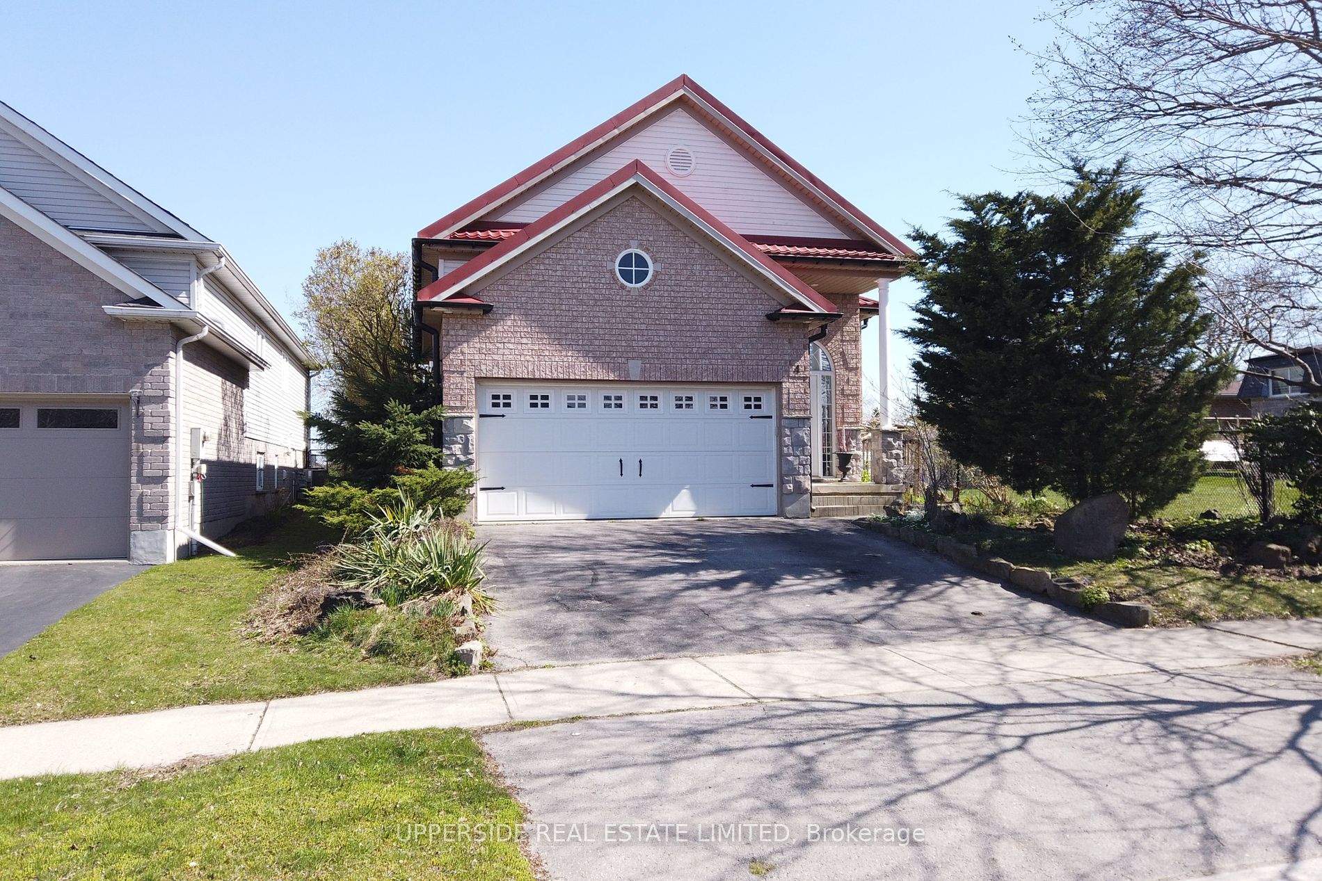 4 Kingsley Road S
